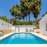 Carolima - Heated Pool