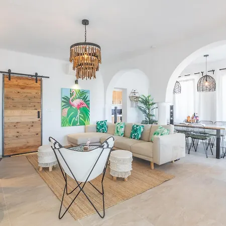 Villa Carolima - Heated Pool
