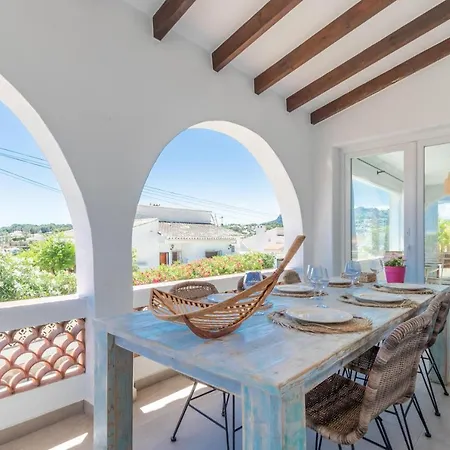 Carolima - Heated Pool Vila *